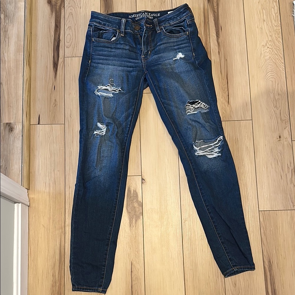 American Eagle Outfitters Women's Distressed Blue Jeans